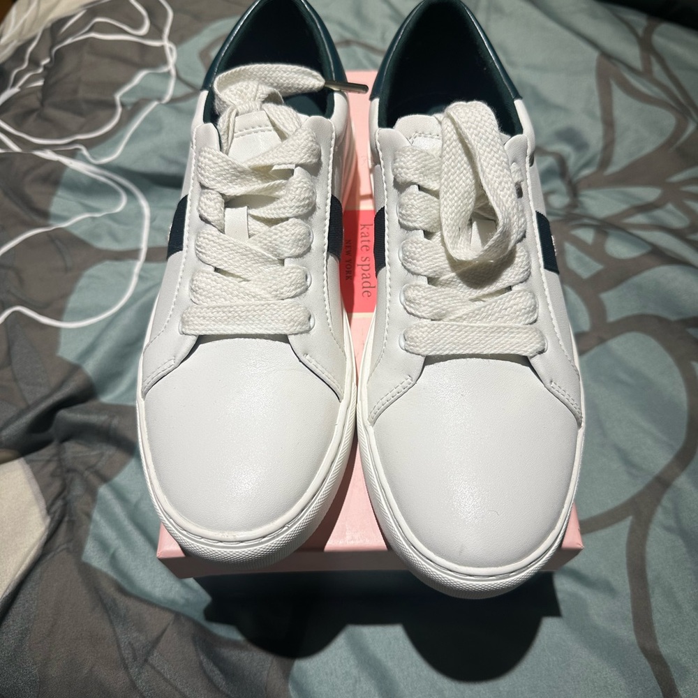 Kate Spade Iggy Low Top Court Logo Leather Sneakers in Optic White/Peacock